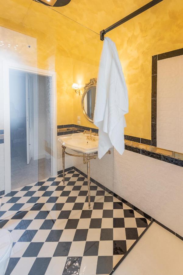Nitti43 Luxury Apartment Taranto Dış mekan fotoğraf