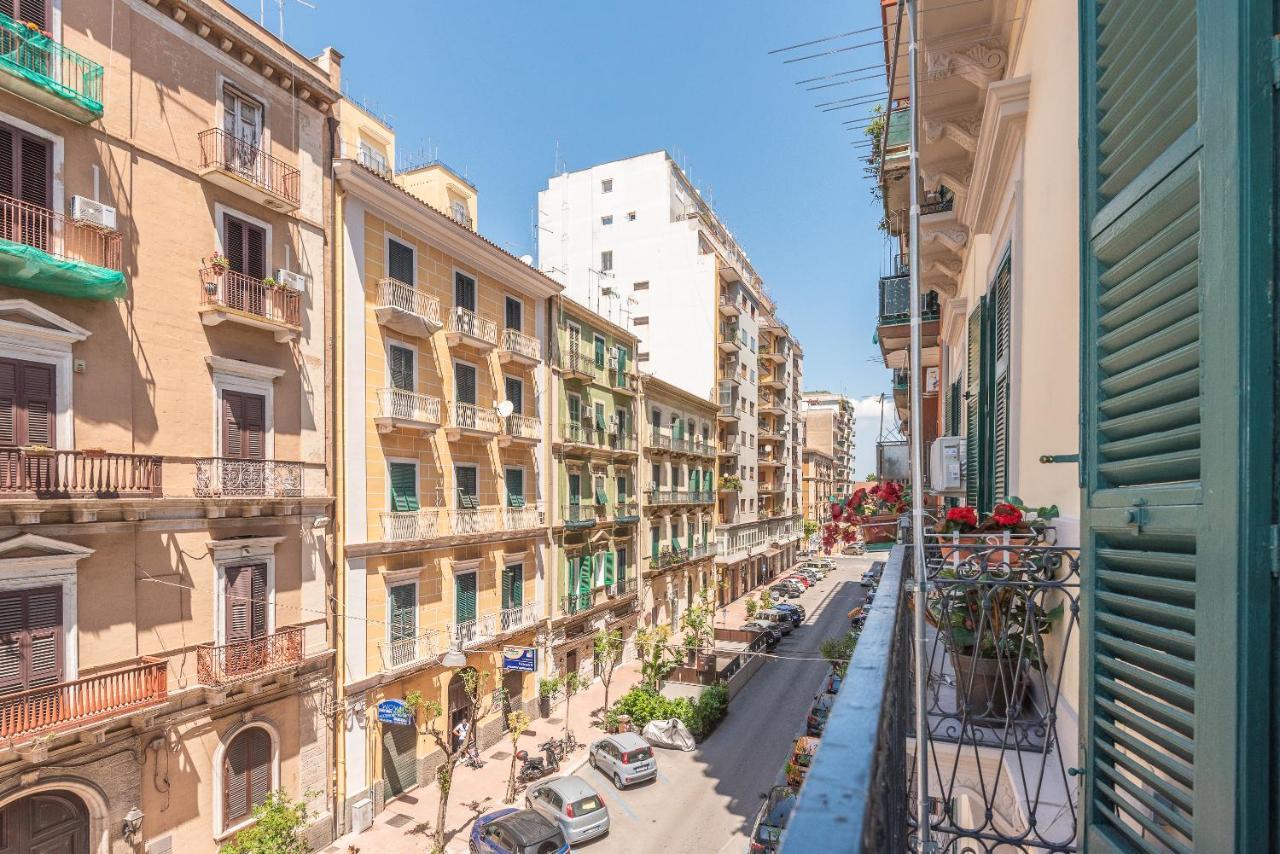 Nitti43 Luxury Apartment Taranto Dış mekan fotoğraf